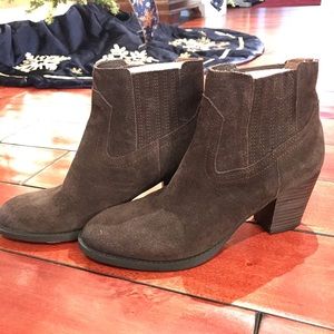 EUC! Dolce Vita Brown Suede Ankle Boots, size 7.5